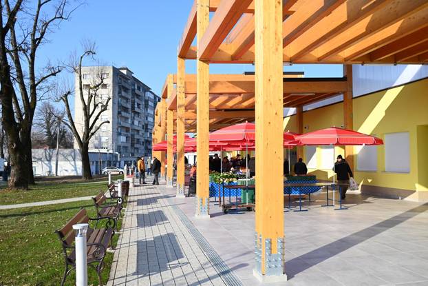 FOTO Vrapče ima novu tržnicu. Koštala više od 3 milijuna eura, evo što će sve tamo prodavati