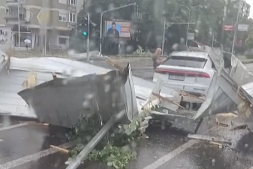 Oluja poharala Skoplje