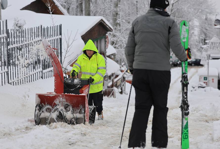 Zagreb: Započela skijaška sezona na Sljemenu 