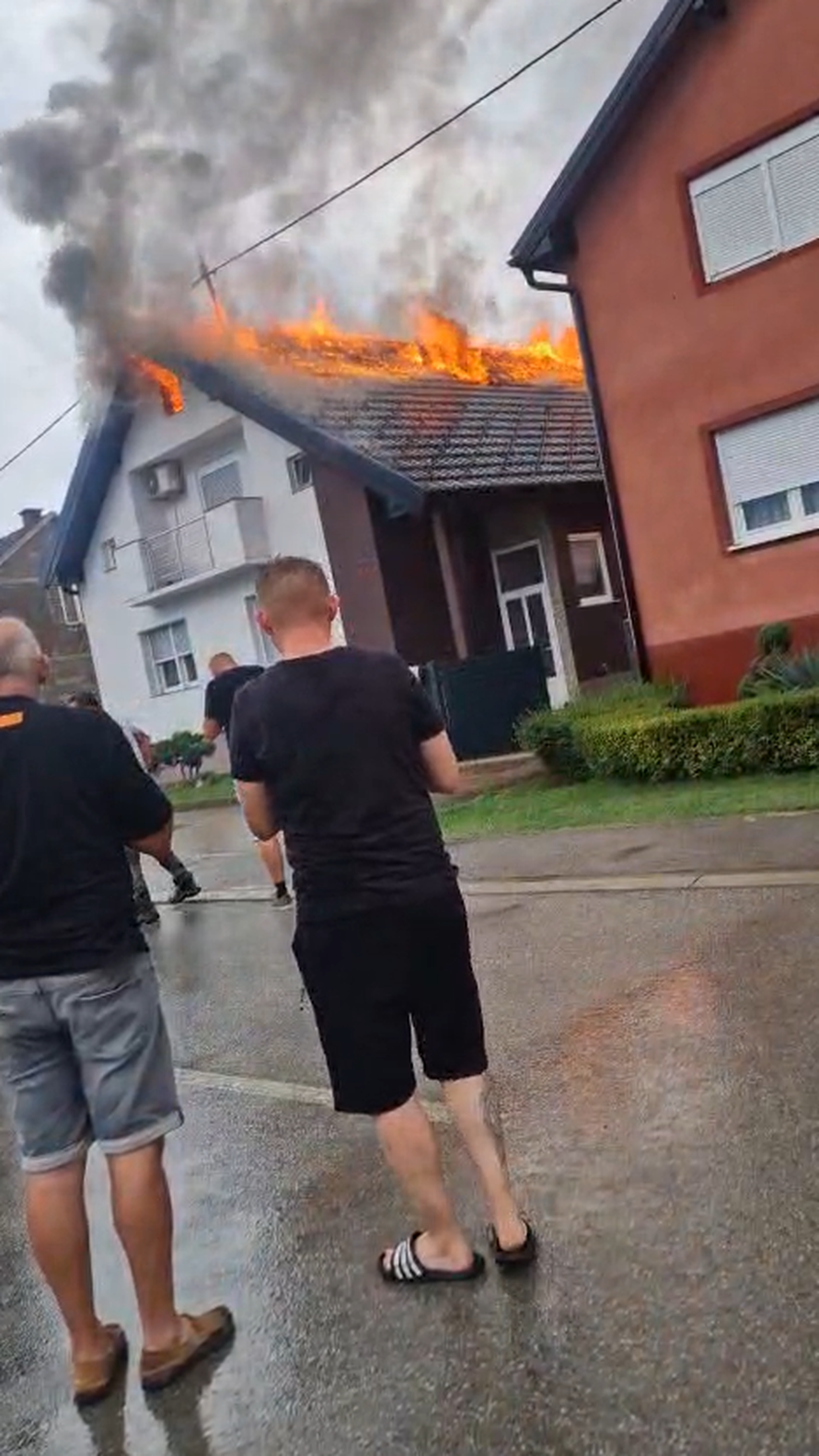 VIDEO Kaos diljem Hrvatske: Vjetar nosio krovove, tisuće bile bez struje, poplavljeni domovi