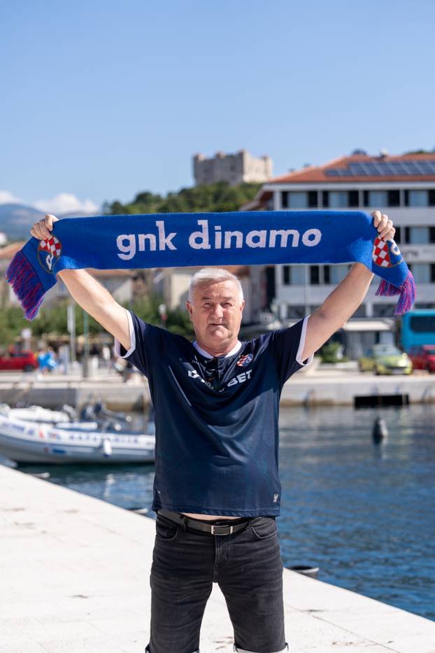 Senj: Navijači Dinama "obojili" rivu u plavo