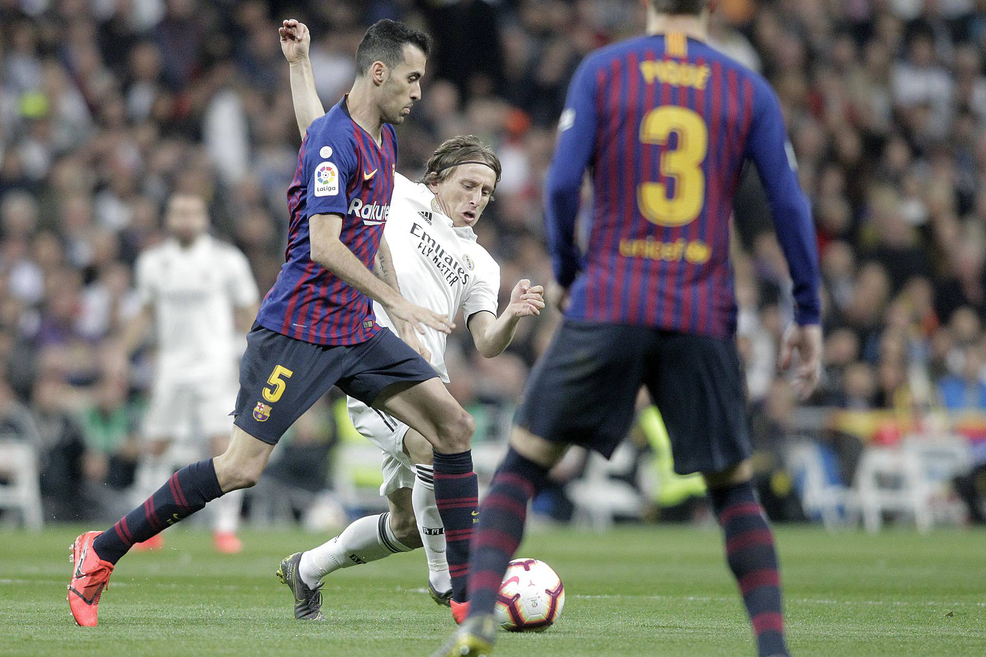 Barcelona je svladala Real Madrid 1:0, a jedini gol postigao je Ivan Rakiti?