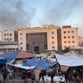Hamasovo ministarstvo: Izrael je uništio zgradu u bolničkom kompleksu. Pucaju na sve...