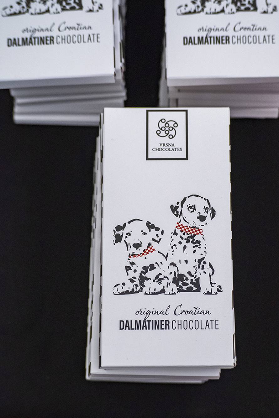 Na fešti dalmatinskih pasa ta je naša pasmina dobila svoje likere, čokolade, čak i vina!