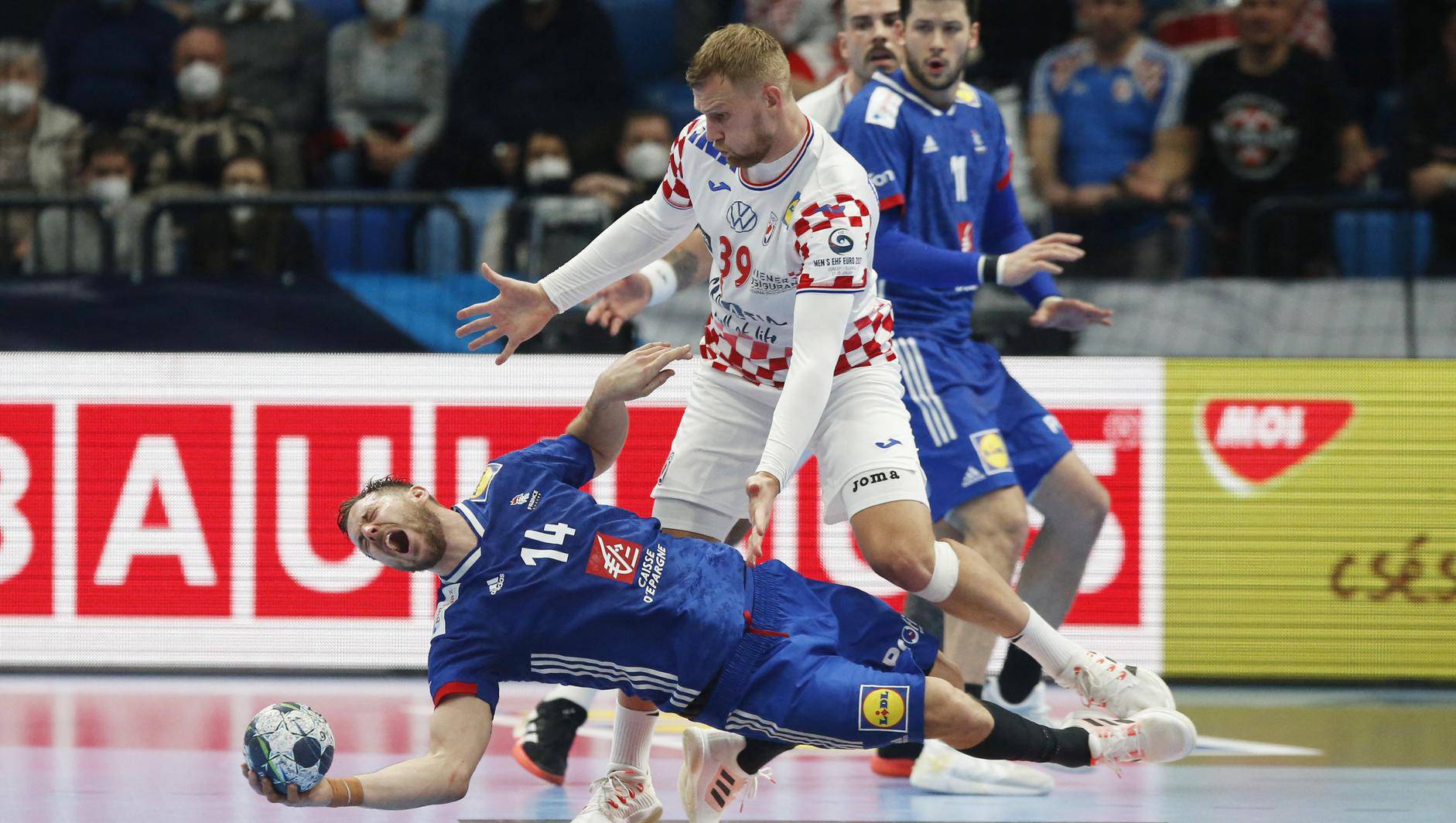 EHF 2022 Men's European Handball Championship - Group C - Croatia v France