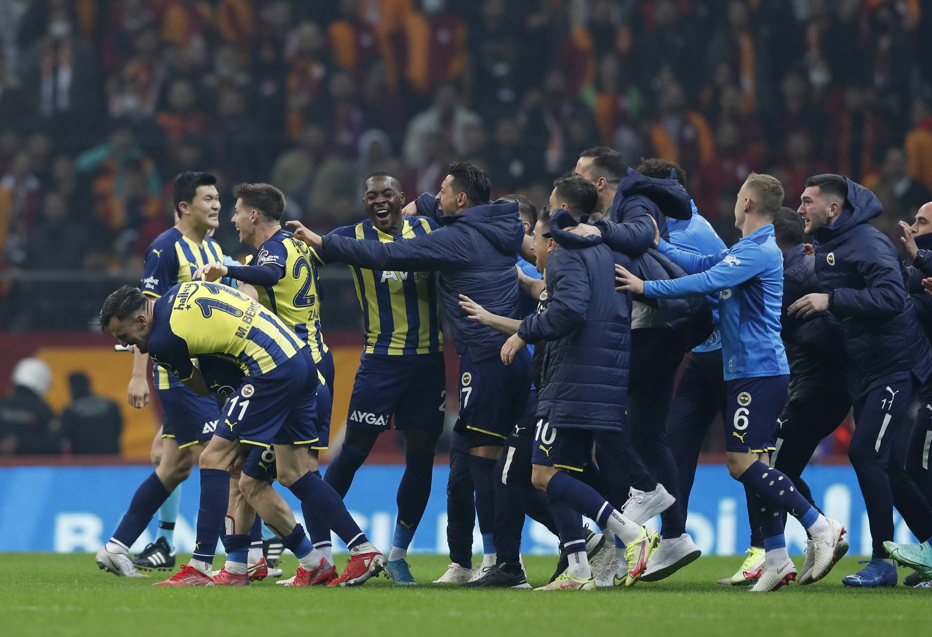 Super Lig - Galatasaray v Fenerbahce