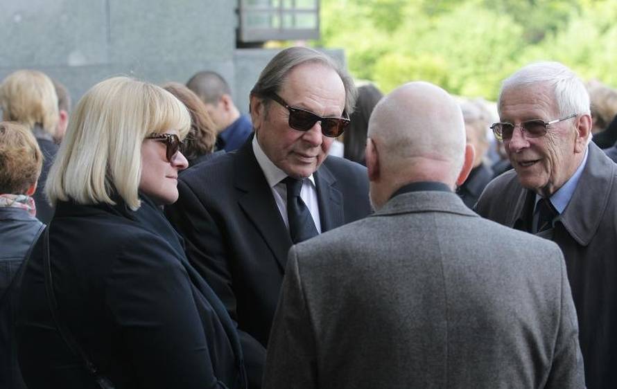 Ćiro plakao na sprovodu Relje Bašića: 'Svi smo ga voljeli...'