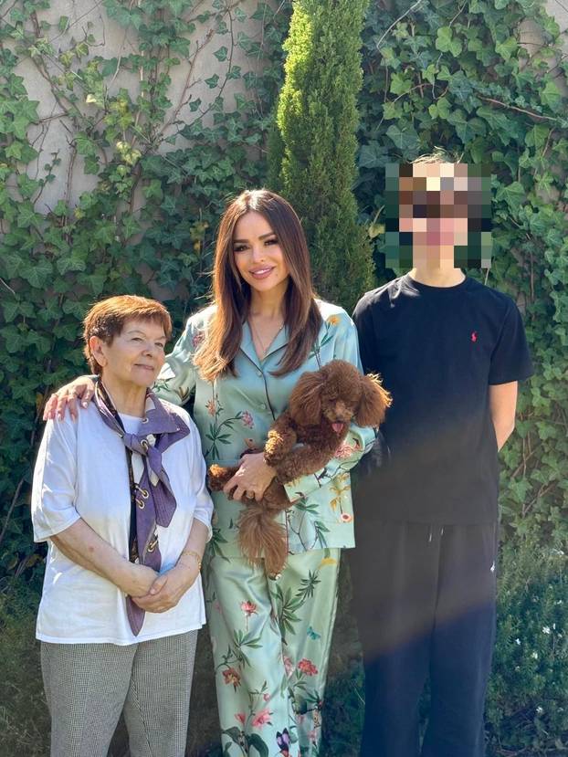 FOTO Evo kako su naši poznati proveli Uskrs: Neki bili na špici, drugi pokazali sređene domove