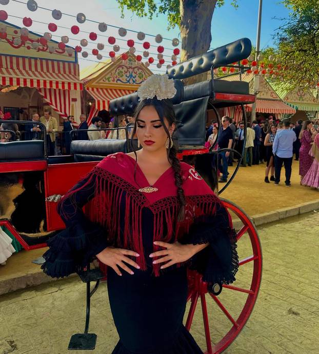 FOTO Tko je djevojka mlade Realove zvijezde? Selenia se bavi modelingom i slika u dresu