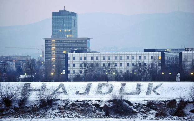 Zagreb: Hajdukovi navija?i u snijegu napisali "Hajduk"