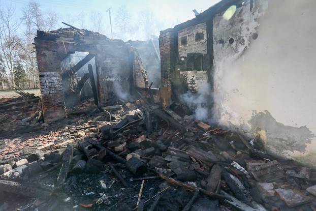 Đurđenovac: U požaru kuće smrtno stradala jedna osoba