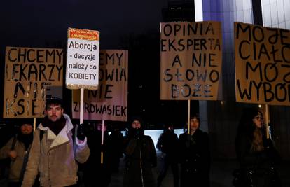 Poljakinje prosvjedovale protiv strožijeg zakona o pobačaju