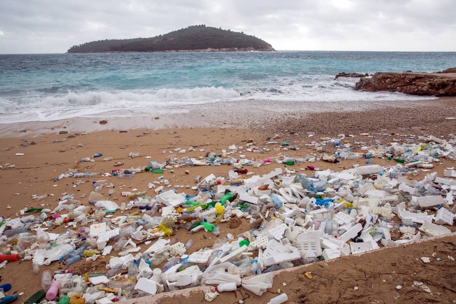 Naše plaže prije i poslije jakog juga: Guše se u smeću i plastici