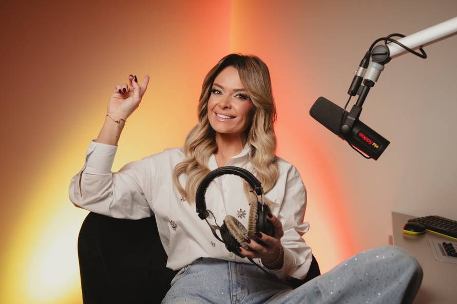 VIDEO Mineino prvo jutro na radiju je prošlo u suzama