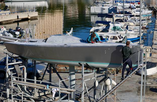 Split: Sunčan dan u marini