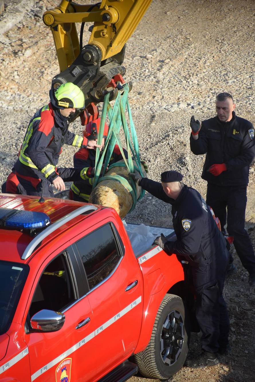 Pula: Iz samog centra Pazina uklonjena zaostala bomba iz Drugog svjetskog rata