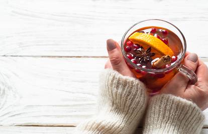 U čaju od šumskog voća ima najviše šipka, hibiskusa ili jabuke