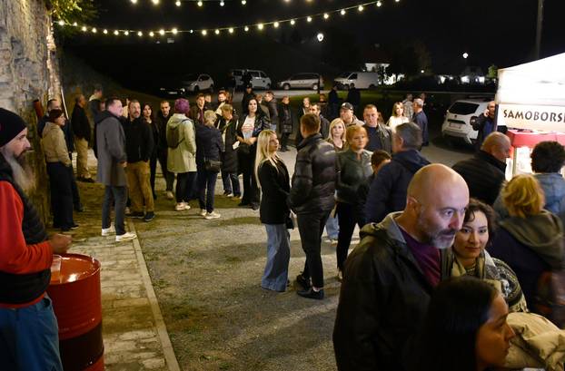 FOTO Tvrđava bila ispunjena pivom na još jednom izdanju Pivo festa u Slavonskom Brodu