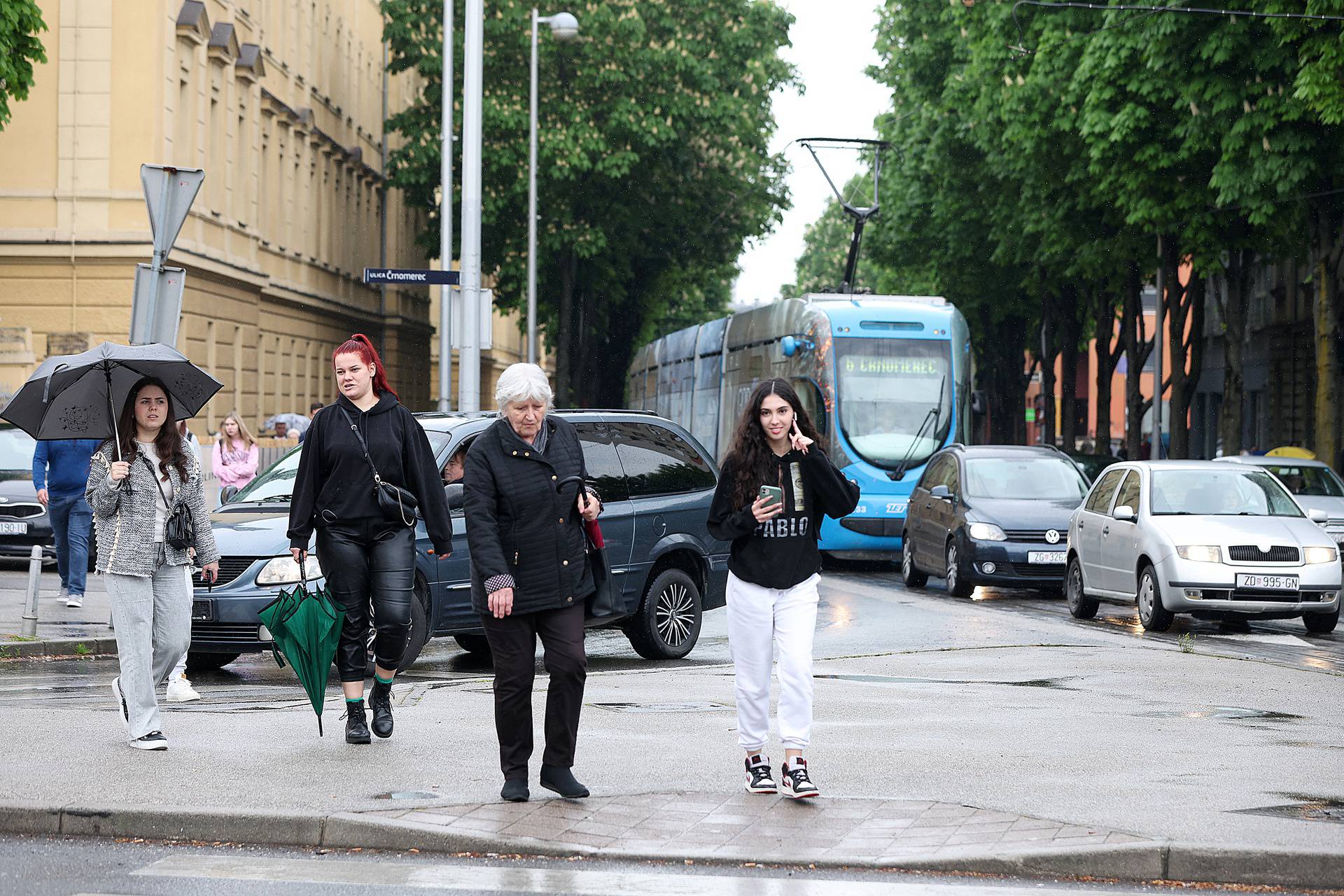 Zagreb: Ogromne prometne gužve u gradu zbog pada skele u Klaićevoj ulici