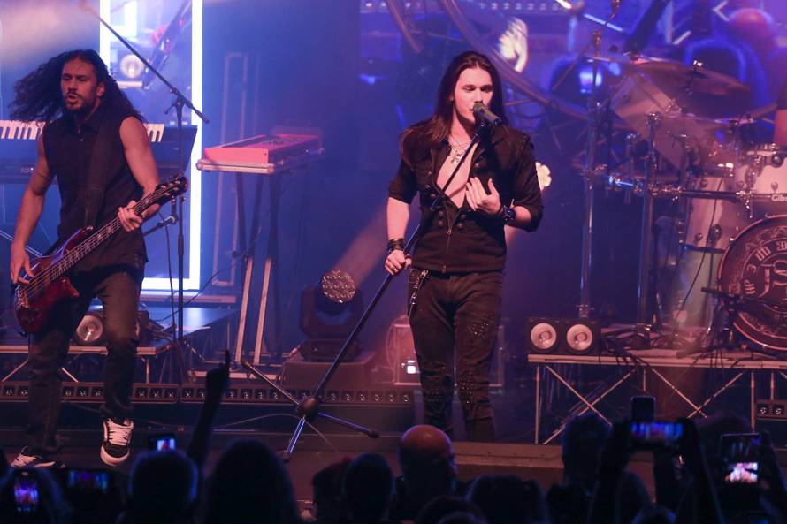 Zagreb: Dino Jelusić održao koncert u rasprodanoj Tvornici 