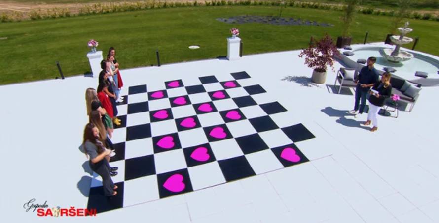 Samozatajna Dijana raskopčala 'Savršenom' košulju i ispipala ga: 'Nešto mi je falilo, nije to to'