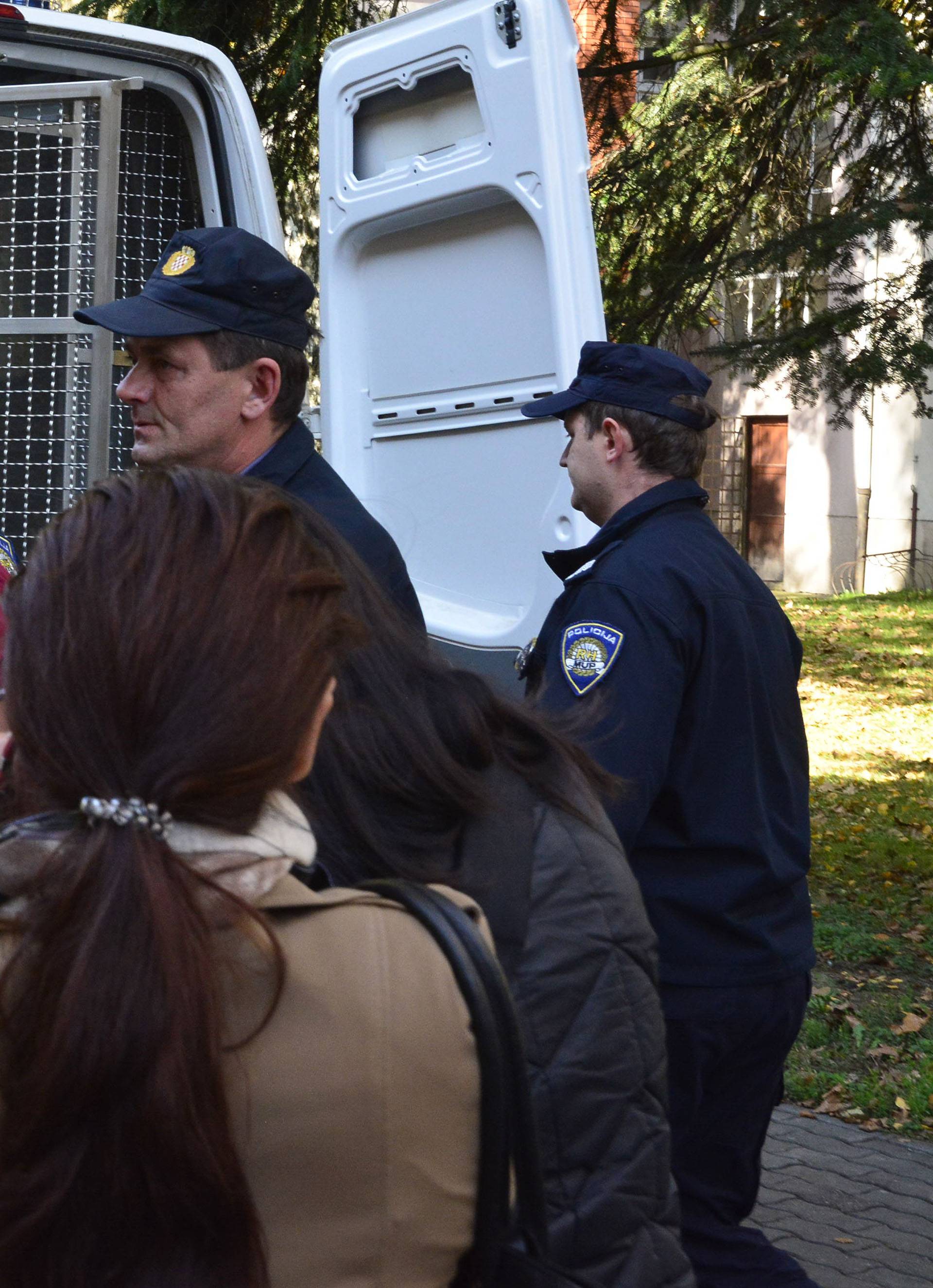 Priveli ga: Ovo je osumnjičeni za brutalna ubojstva u Brodu