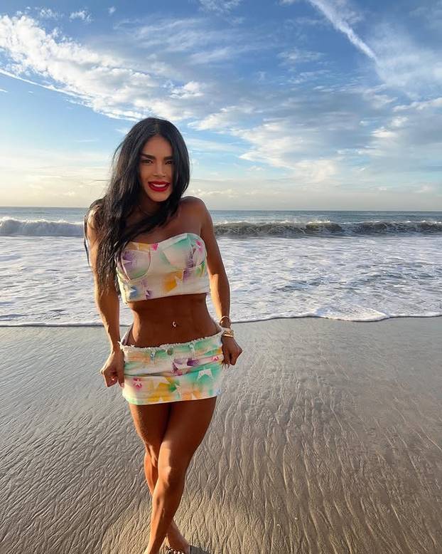 FOTO Želi imati najtanji struk na svijetu: Nosim korzet do 23 sata dnevno i želim srušiti rekord