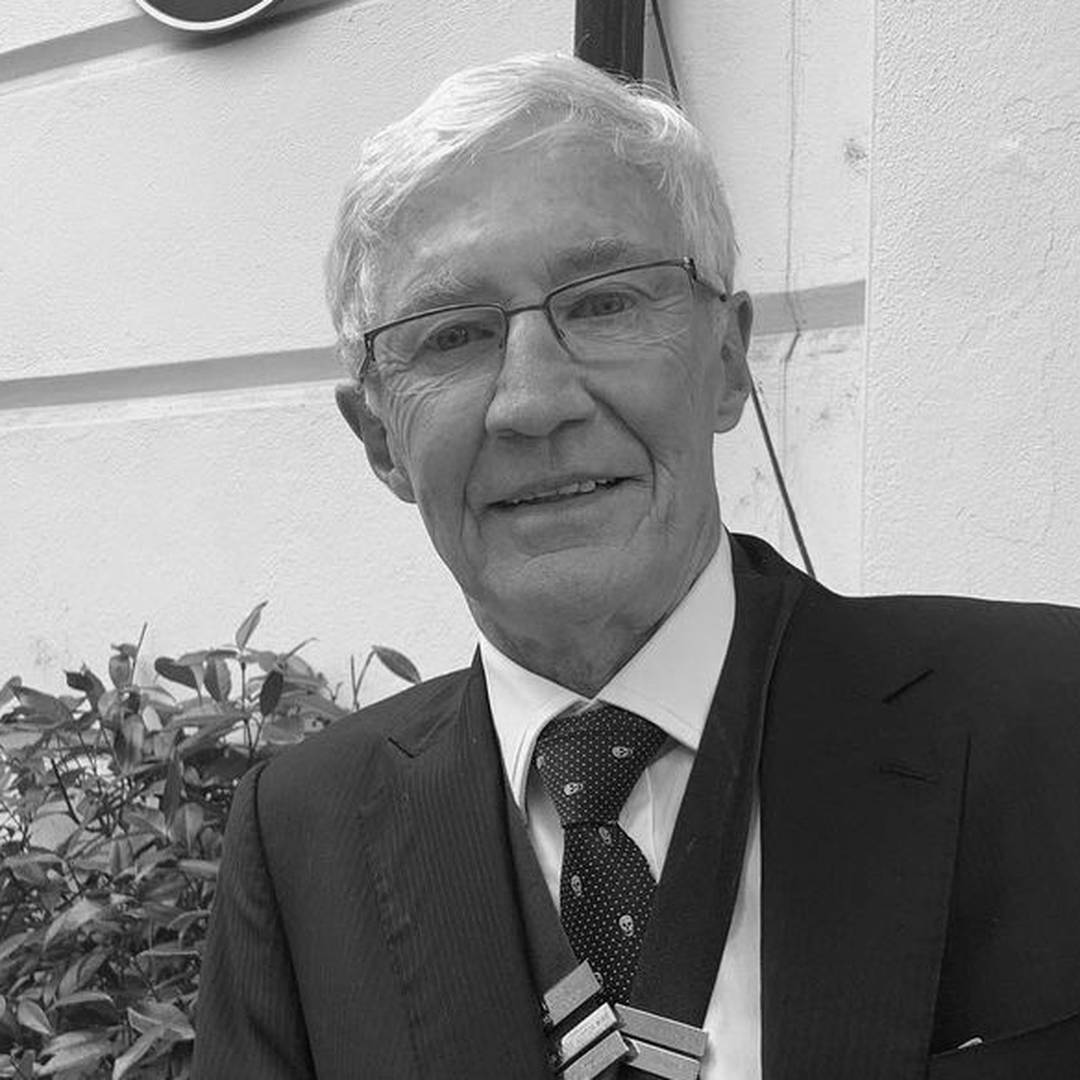 Umro je britanski komičar Paul O'Grady, kraljevska ga je obitelj voljela zbog uloge drag queena