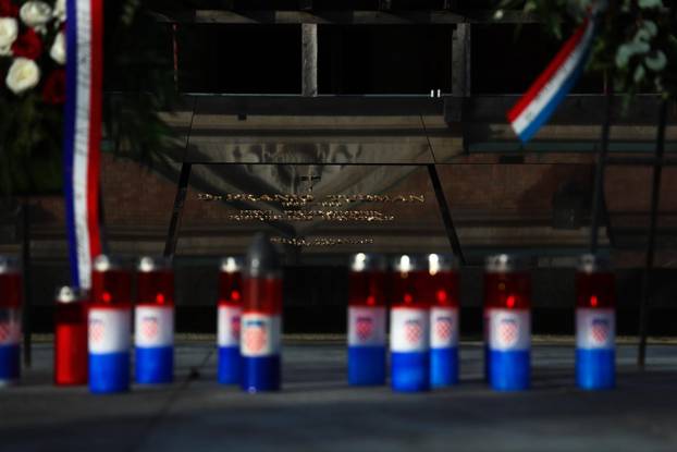 Zagreb: Izaslanstvo HDZ-a položilo cvijeće povodom 26. godišnjice smrti dr. Franje Tuđmana