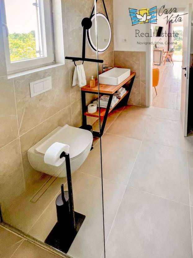 FOTO Počeli graditi grčki hram pa se predomislili? Neobična vila kod Poreča osvaja izgledom