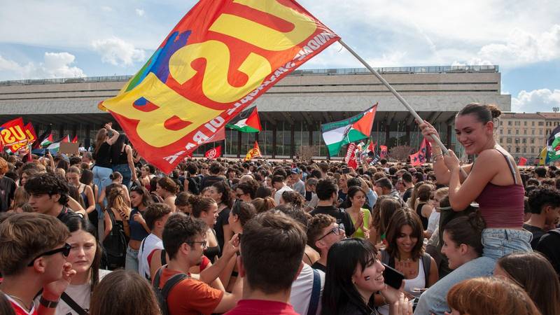 Italiju čekaju dva velika štrajka: 'Želimo plaće od najmanje 2000 eura i u mirovinu sa 62 godine!'