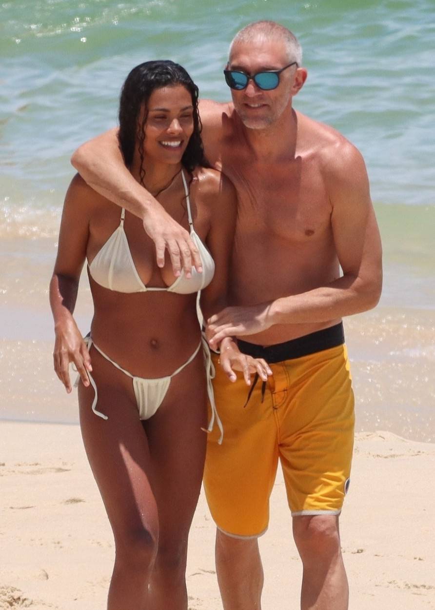 *EXCLUSIVE* Vincent Cassel has some fun with his wife Tina Kunakey on the beach in Rio de Janeiro