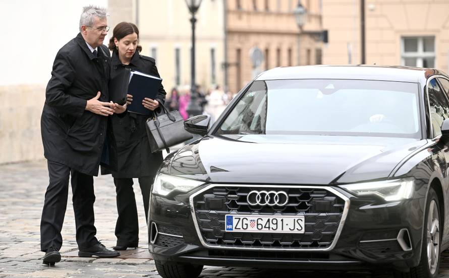 Zagreb: Dolazak na sjednicu Vijeća za nacionalnu sigurnost i Vijeća za obranu
