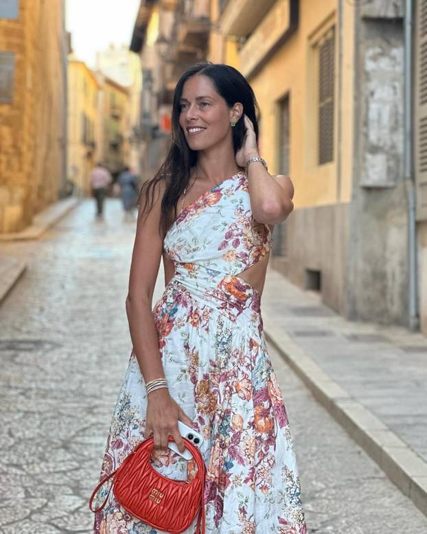 FOTO Trenirala pod bombama u bazenu, ljubila slavne sportaše i postala broj 1. Ovo je njen put...