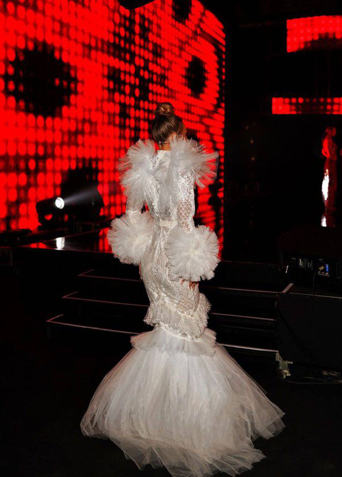 Voditeljica Tamara Loos zablistala u bijeloj haljini poput vjenčanice u finalnoj emisiji