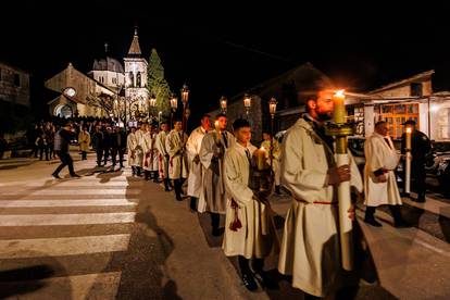 Svirče: Višestoljetna tradicija procesije Za križen