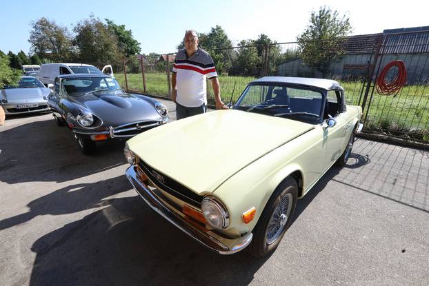 Prodao sve da bi ostvario životni san, stare olupine pretvara u prekrasne automobile