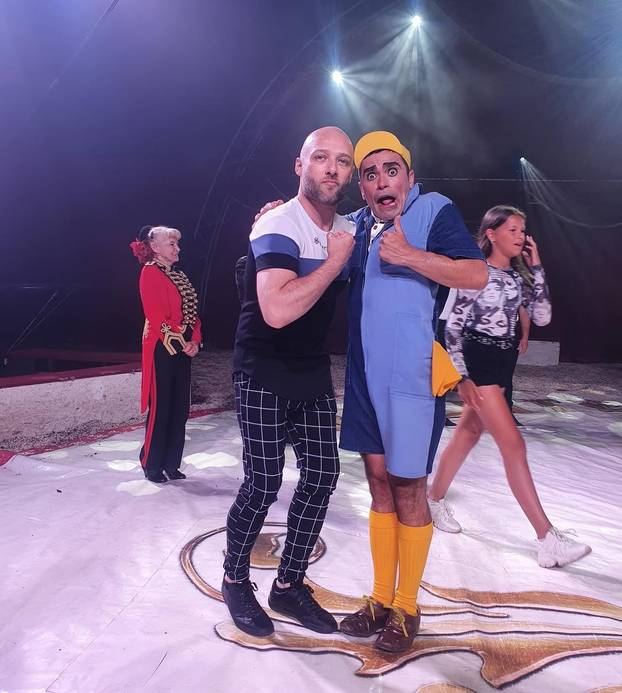 FOTO Na ovog Slavonca žene okidaju, a on pod svaku cijenu krije koga ljubi zadnjih godina