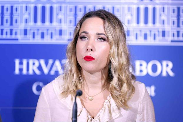 FOTO Pogledajte Kolindu kao misicu! Tu su i ostale političarke