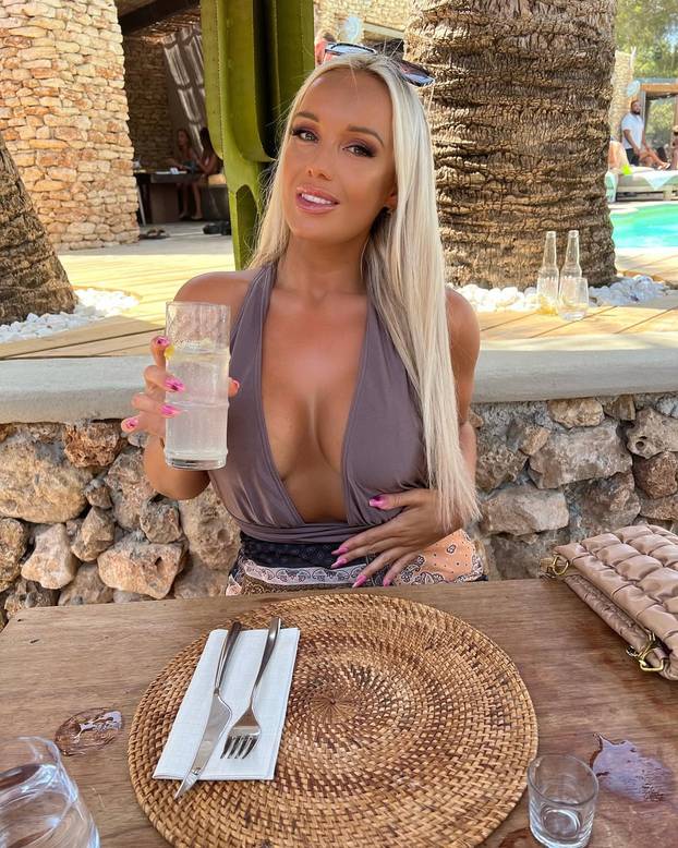 Imala je toliko kilograma da ju je zaručnik ostavio: Zainatila se i postala miss Velike Britanije