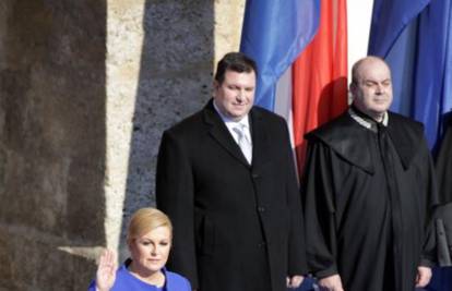 Suze u oku, dolazak Vučića, zviždanje Josipoviću i Mesiću