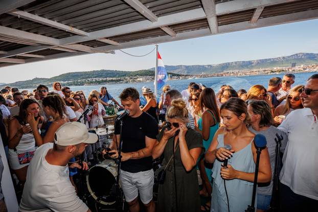 Split: Koncertom na trajektu "Korčula" počeli dani sjećanja na Olivera Dragojevića