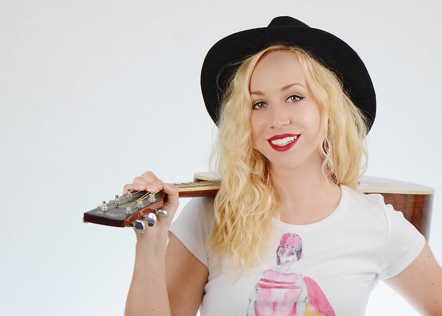 Šajeta glumi Kupida u spotu za prvi singl mlade Ivane Majcan