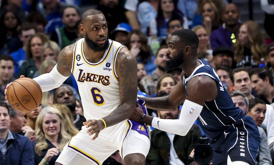 NBA: Los Angeles Lakers at Dallas Mavericks