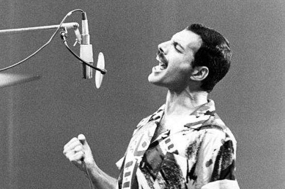 Za kip legendarnog Freddieja Mercuryja nakon 8 godina izborio se okorjeli obožavatelj