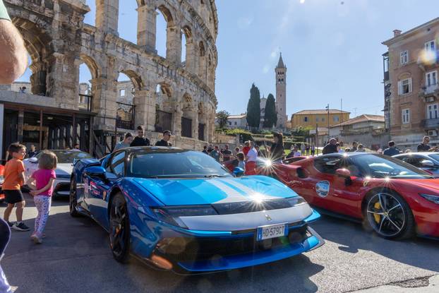 Pula: Ferrari vozila ispred pulske Arene