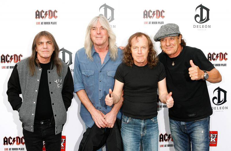 Grupa AC/DC prekida turneju jer  mora tražiti novog pjevača