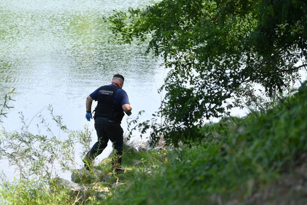 Velika potraga kod Varaždina: Čovjek je autom sletio u Dravu