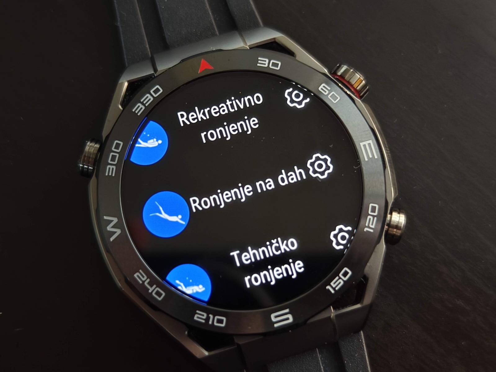 Isprobali smo Huawei Watch Ultimate, pametni sat koji želi  ići na ekstremne avanture