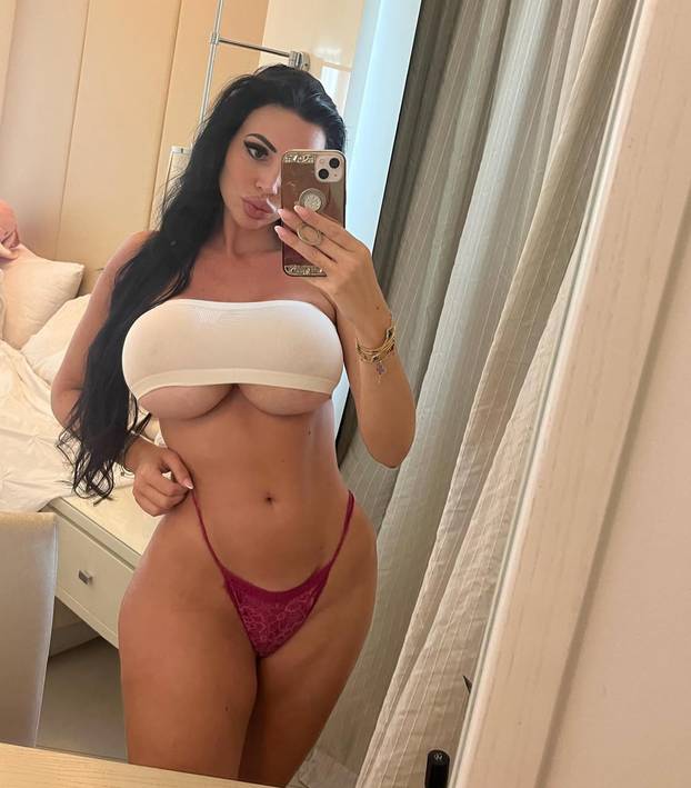 FOTO Bujna Njemica Yvonne: U moje grudi zure i muškarci i žene. One  su sjajna investicija!